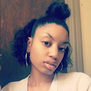 Meet your Posher, Bria